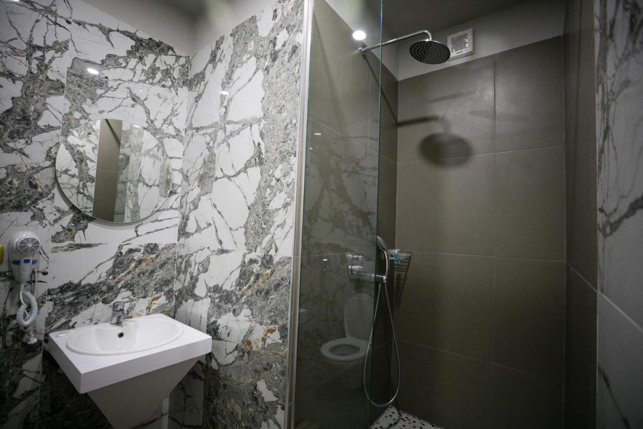 Hotel Lotus Τίρανα Εξωτερικό φωτογραφία